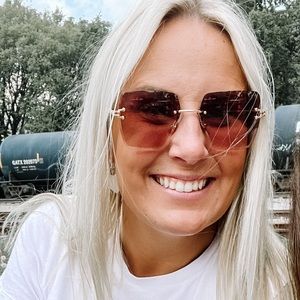 Meet your Posher, Riley